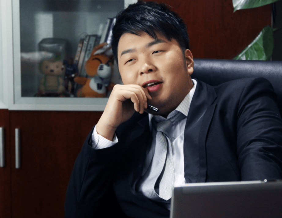 杜海涛作为证婚人和介绍人发言,原来新娘是他的化妆师,新郎是他的助理