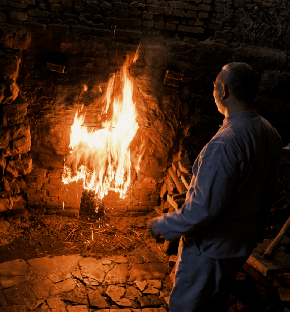 了我国古代龙窑的结构特征传承了陶器的柴烧方法如今主要用来烧制花盆