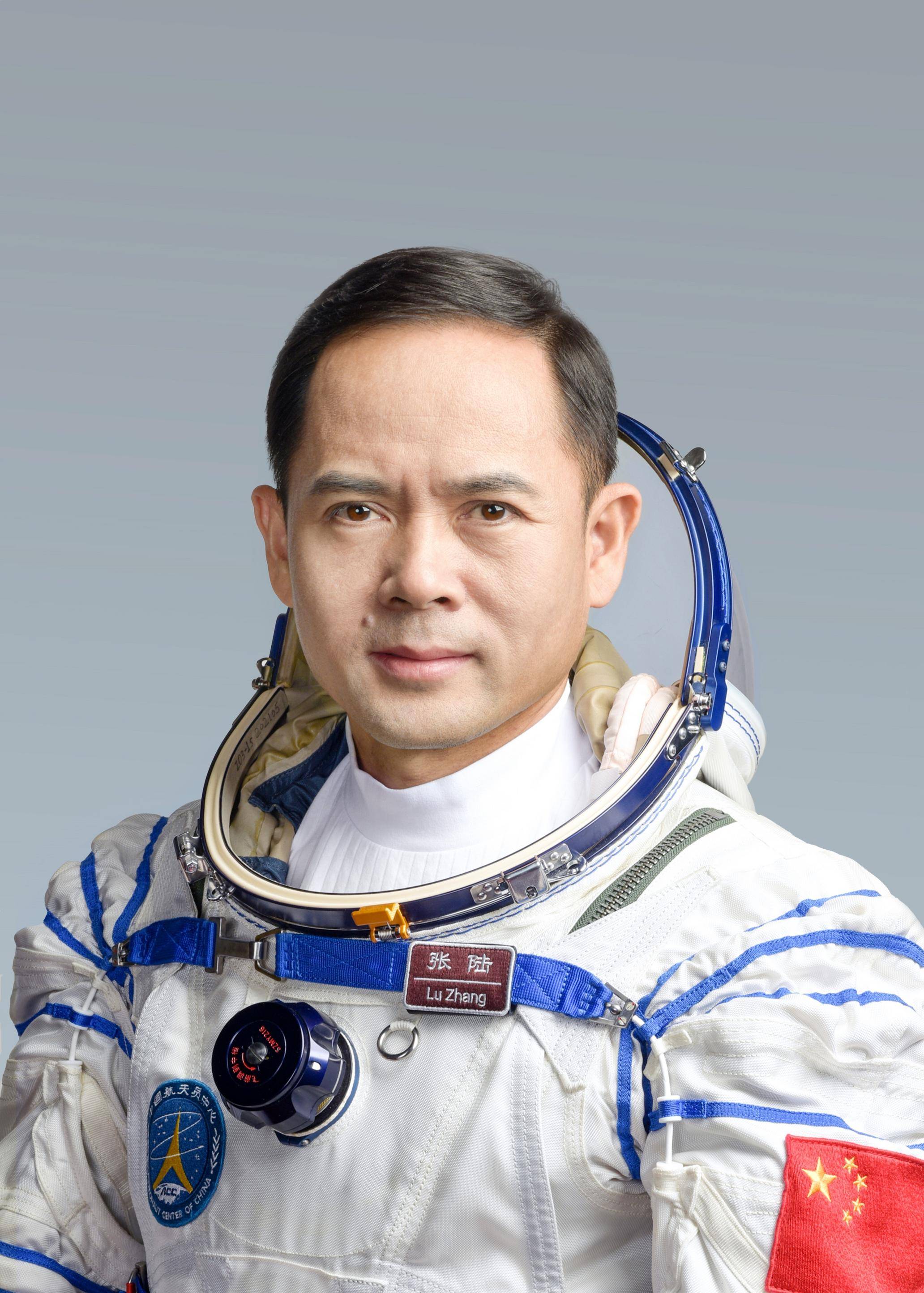 读高中时每天跑步上下学 张陆终在太空“高歌”_张君健_张陆很_飞行员