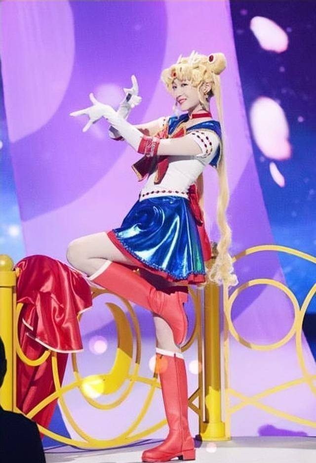 小鸟游六花的cosplay选手——徐娇第一眼看到徐娇cosplay的小鸟游六花