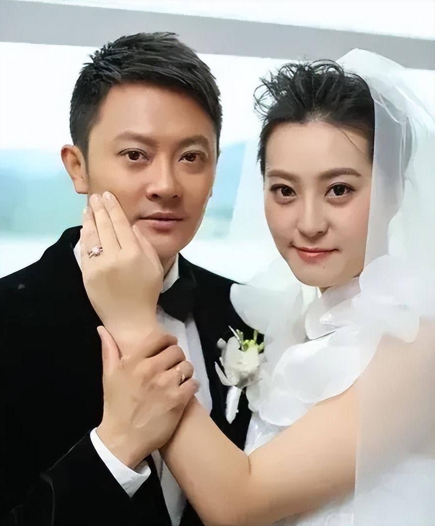 印小天用4百万娶了"富婆"哈琳娜没多久,妻子就带着孩子消失了_事业