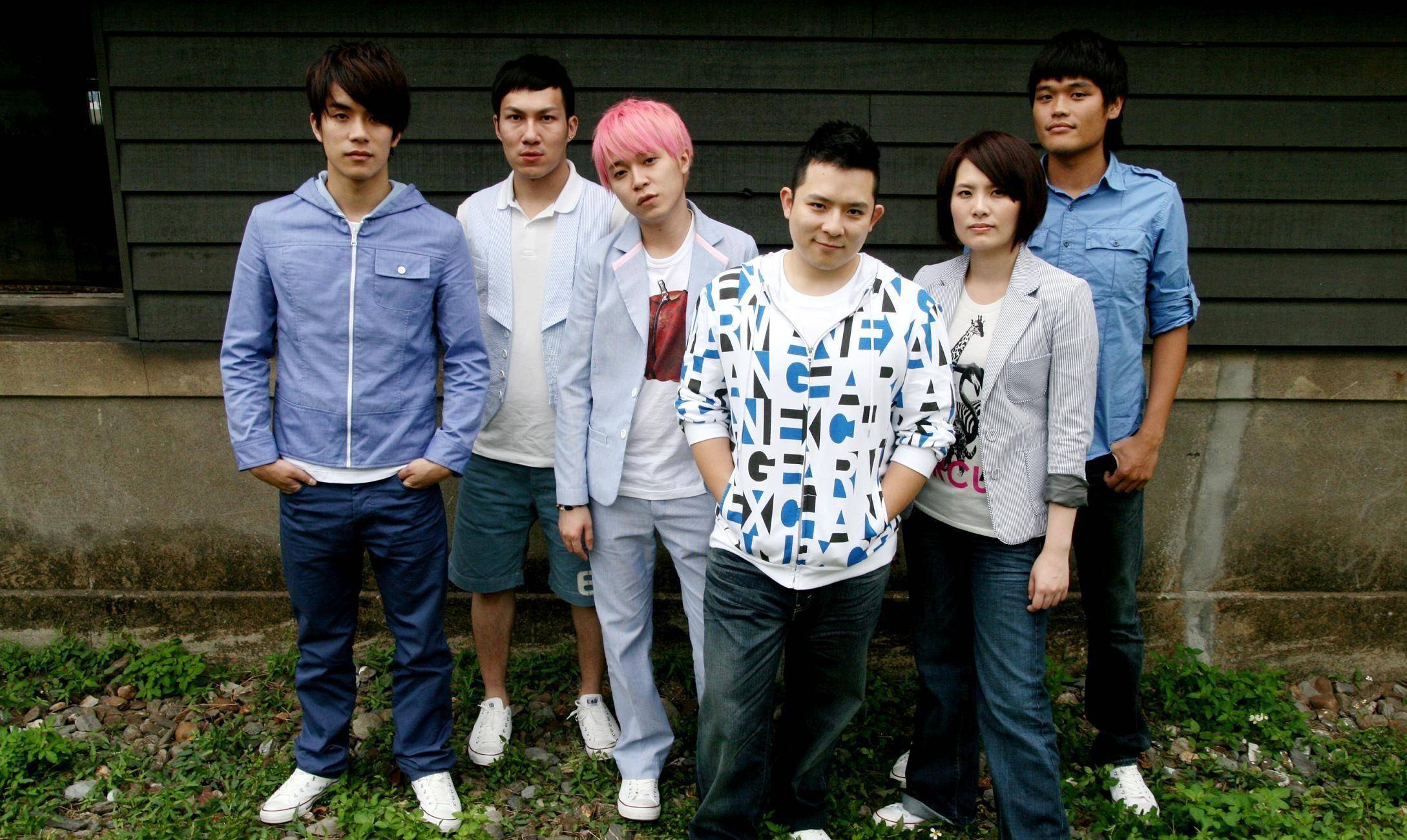 准备中~".意思很明确了,偶像组合苏打绿这是要回归的节奏.