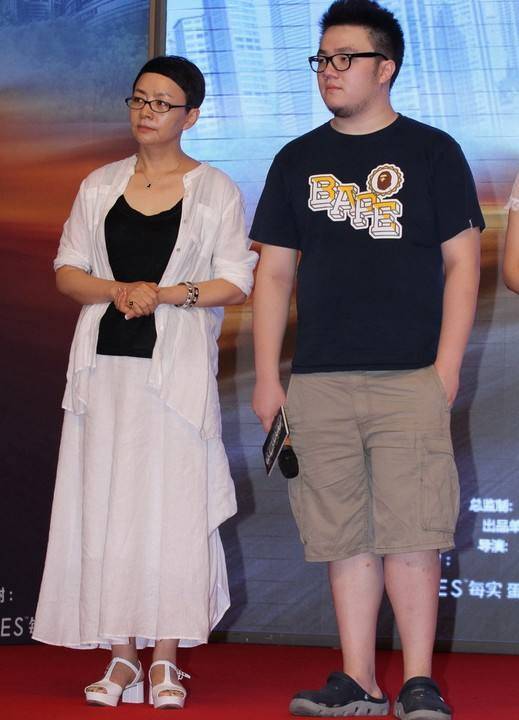王博谷:我这辈子最正确的决定,就是给小7岁老公巴图生2儿子_宋丹丹