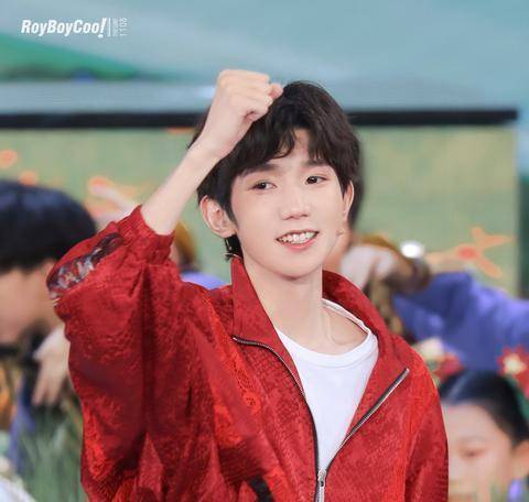 王源都长大了月亮姐姐还没老上热搜了?到底是怎么回事?