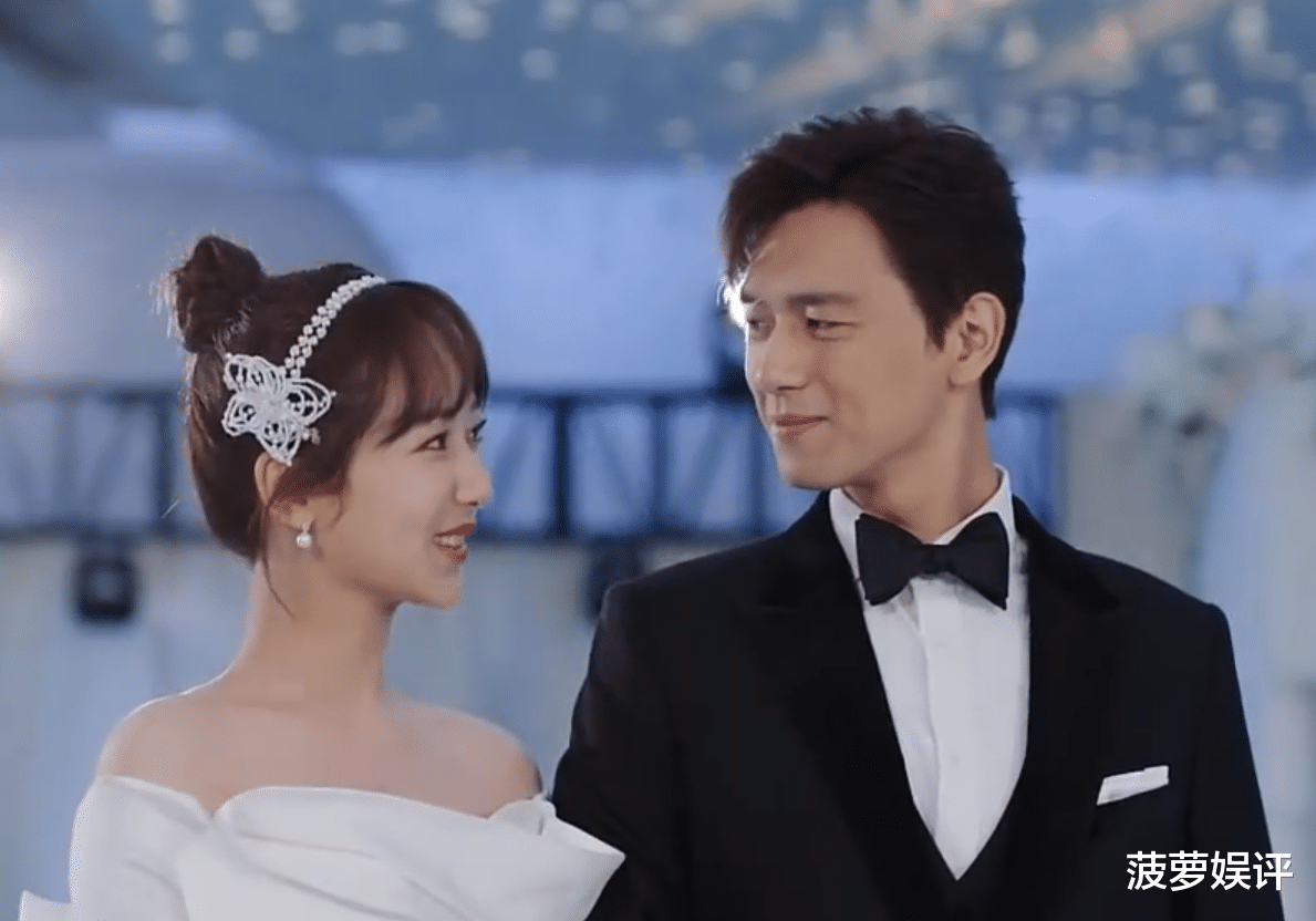 那就是李现和杨紫饰演的韩商言和佟年了,没想到两人的婚礼竟然是在