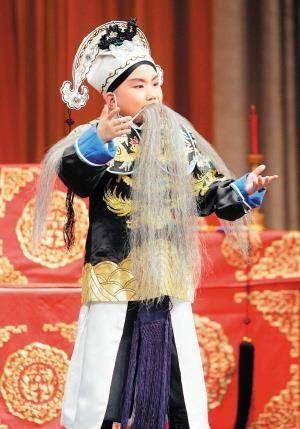 两次遭抢,错过舞台,终于长成黄轩,成郭德纲唯一知己_王福忠_孩子_京剧