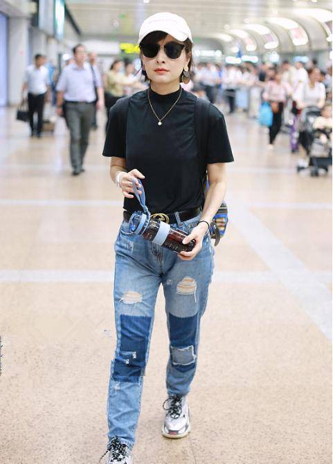 吴昕这是得罪造型师?穿牛仔裤"不松不紧",像极了"大妈腿"!