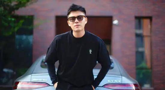 李雪琴的快速上位史,和她成名路上的幕后英雄_谢田飞_视频_东北