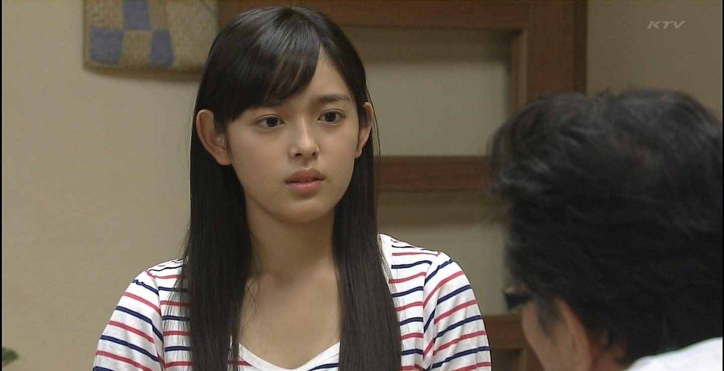 矢作穂香一吻成名后,穿衣甜美又减龄,每一套都是教科书级别_白色