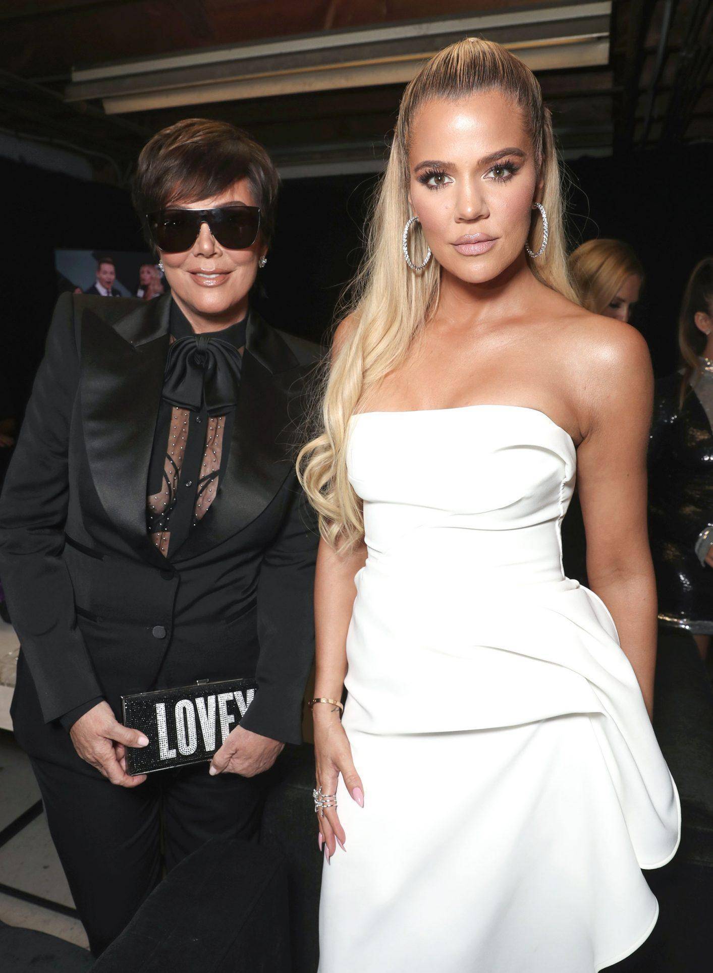 今年64岁的卡戴珊家族族长克里斯·詹纳(kris jenner)虽然在大众眼中