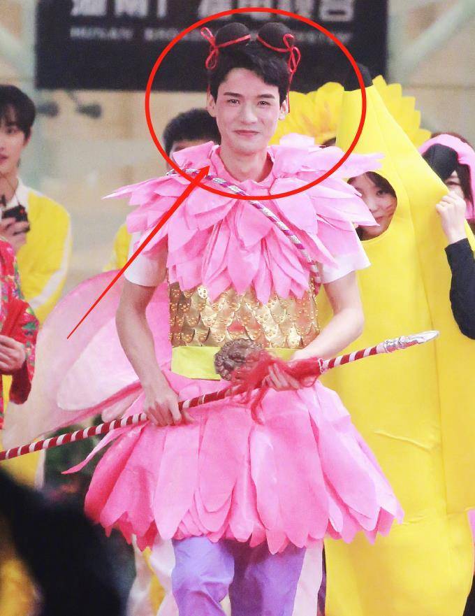 龚俊cos哪吒太有喜感,为挽形象自称高冷男神,粉丝都不淡定了_造型