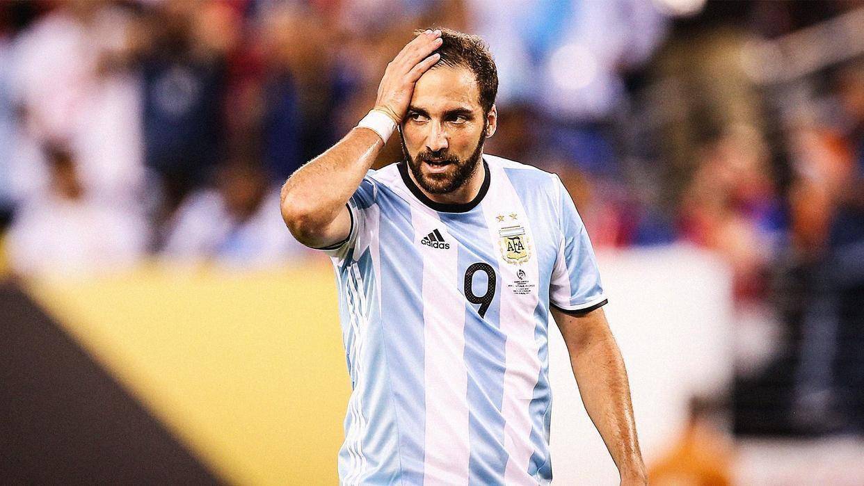 梅西太难了：阿根廷2球员险沦为罪人！单刀不进+防守送礼