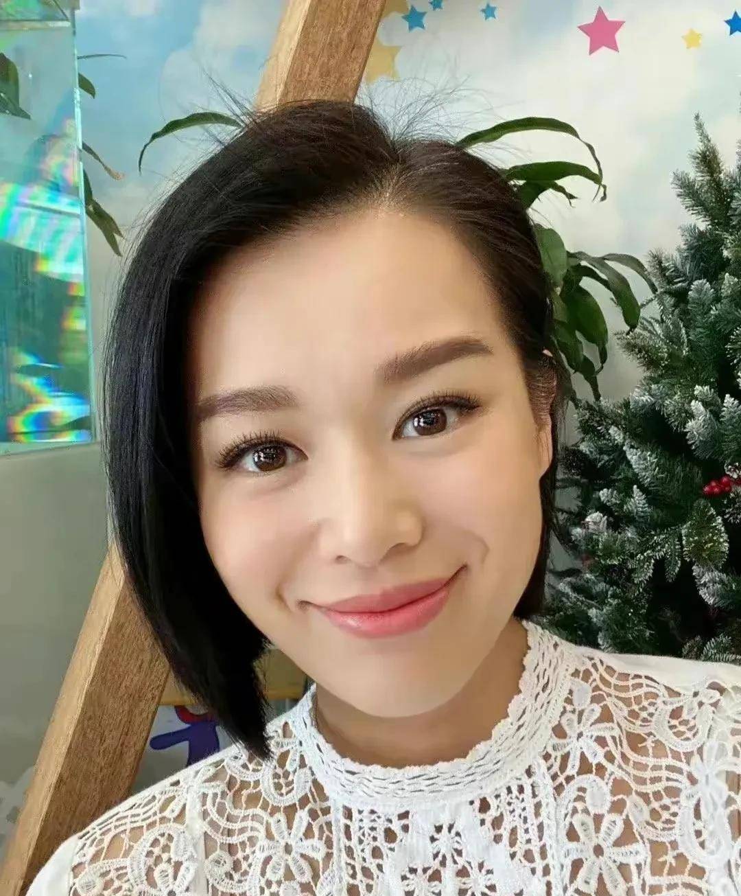 又被胡杏儿吸粉了,作为王晓晨的导师,胡杏儿演的这个黄主任也是女强人