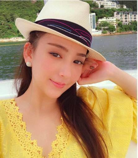 小郭富城22岁的妻子真漂亮_身材_方媛_肚子
