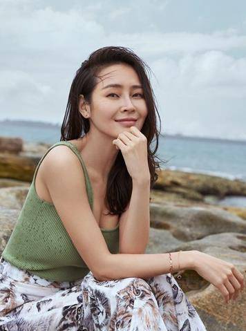 入圈15年无绯闻,闪婚圈外老公,结婚12年恩爱,一家四口很幸福_于明加