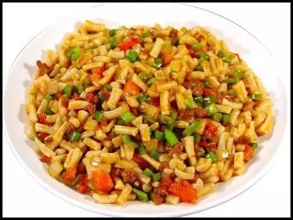 来新疆不容错过的面食_美食_丁丁_揪片子