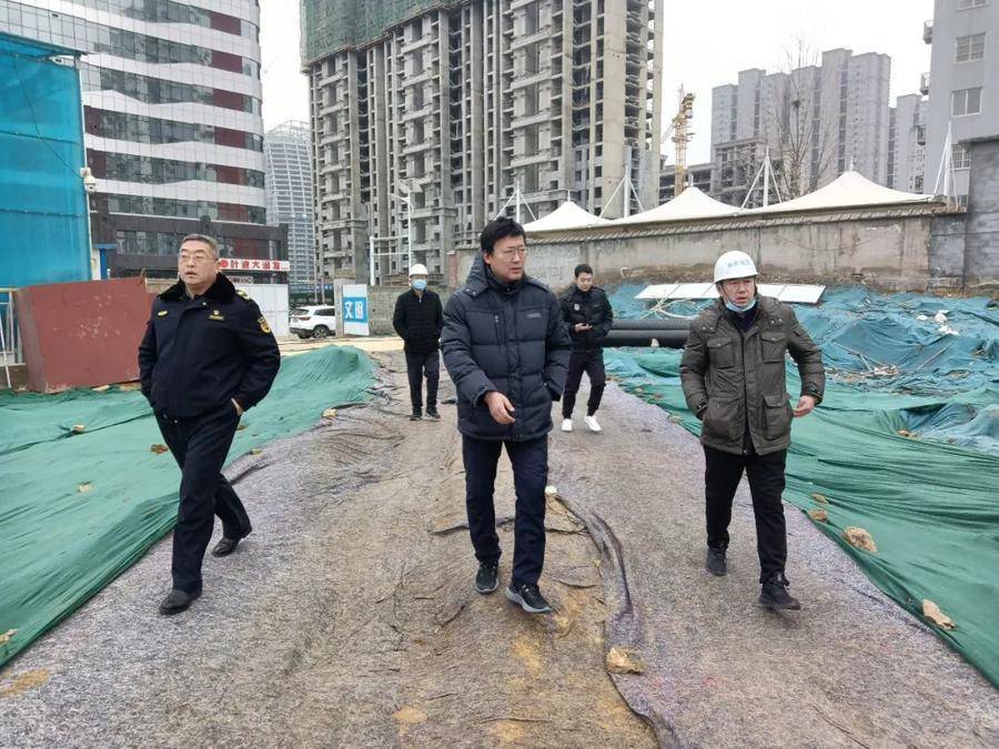 满意的公务员|城管局冯利:战台风"烟花"高烧40℃_管理_泰安市_城市
