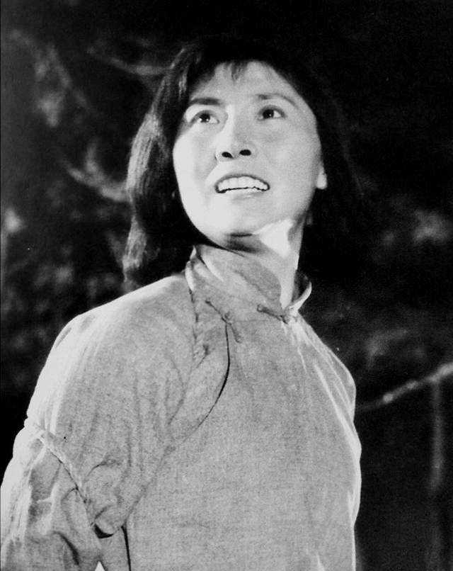 "何兰芬"袁霞:三次穿军装,与婆婆亲如母女,今年87岁了