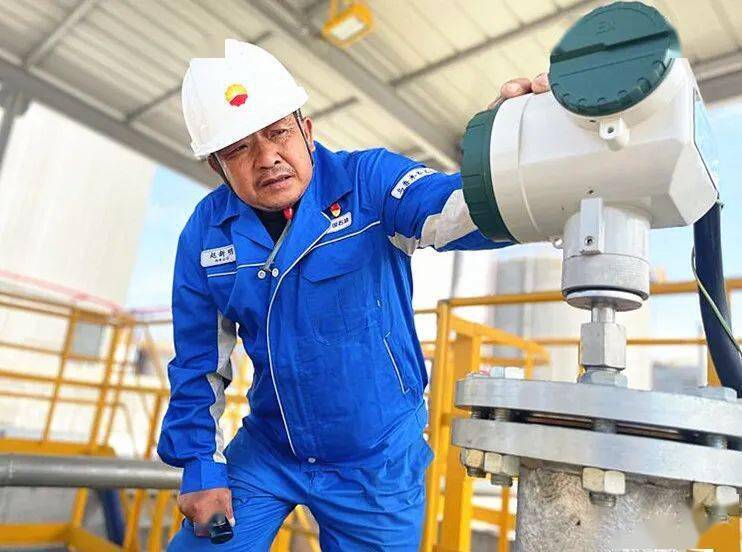 赵新明:27年,他成为大伙儿眼中最自信的班长_应急_石化公司_工作