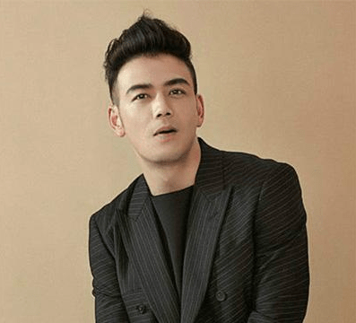 之后,杨烁又主演了《我是特种兵》,《黄金大劫案》,《神犬奇兵》等剧