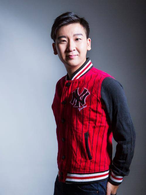 7岁出道走红,14岁登上舞台的"鬼马童星"谢昀杉,今现状如何_身体_小