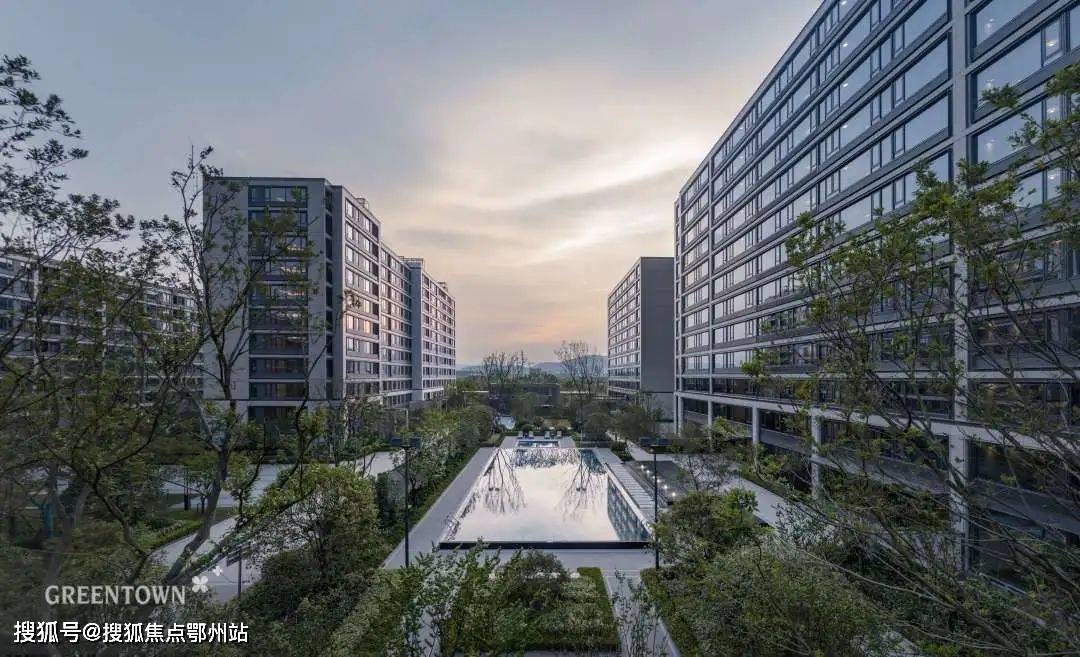 绿城·德清凤栖春澜实景图园区以一条绿色健康环,串起缤纷活动空间将