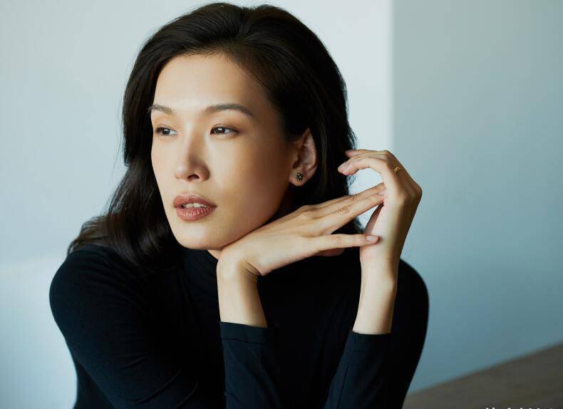 现45岁恋上小16岁洋妞,前妻曾是顶级模特_谢晖_足坛_佟晨洁