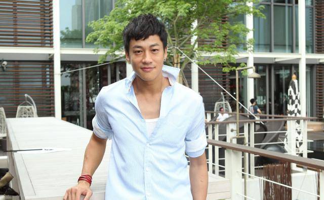 何润东如今"秃头"发福,粉丝表示不敢认,大变样的他却乐在其中_好身材