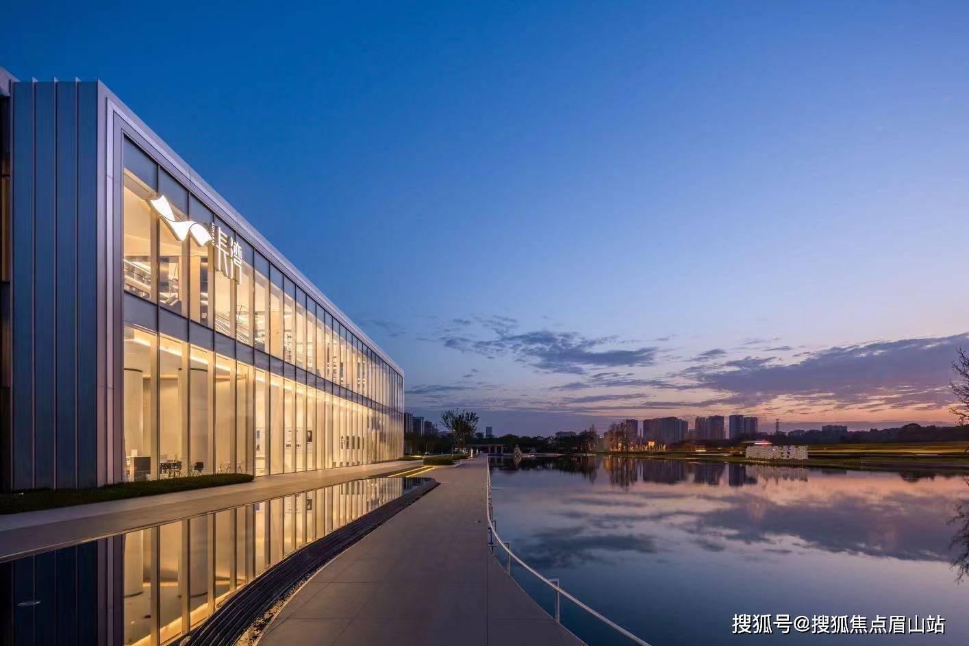 天府大道旁【通威世地长湾】项目详情,私信我有惊喜!_国际_生活_新区