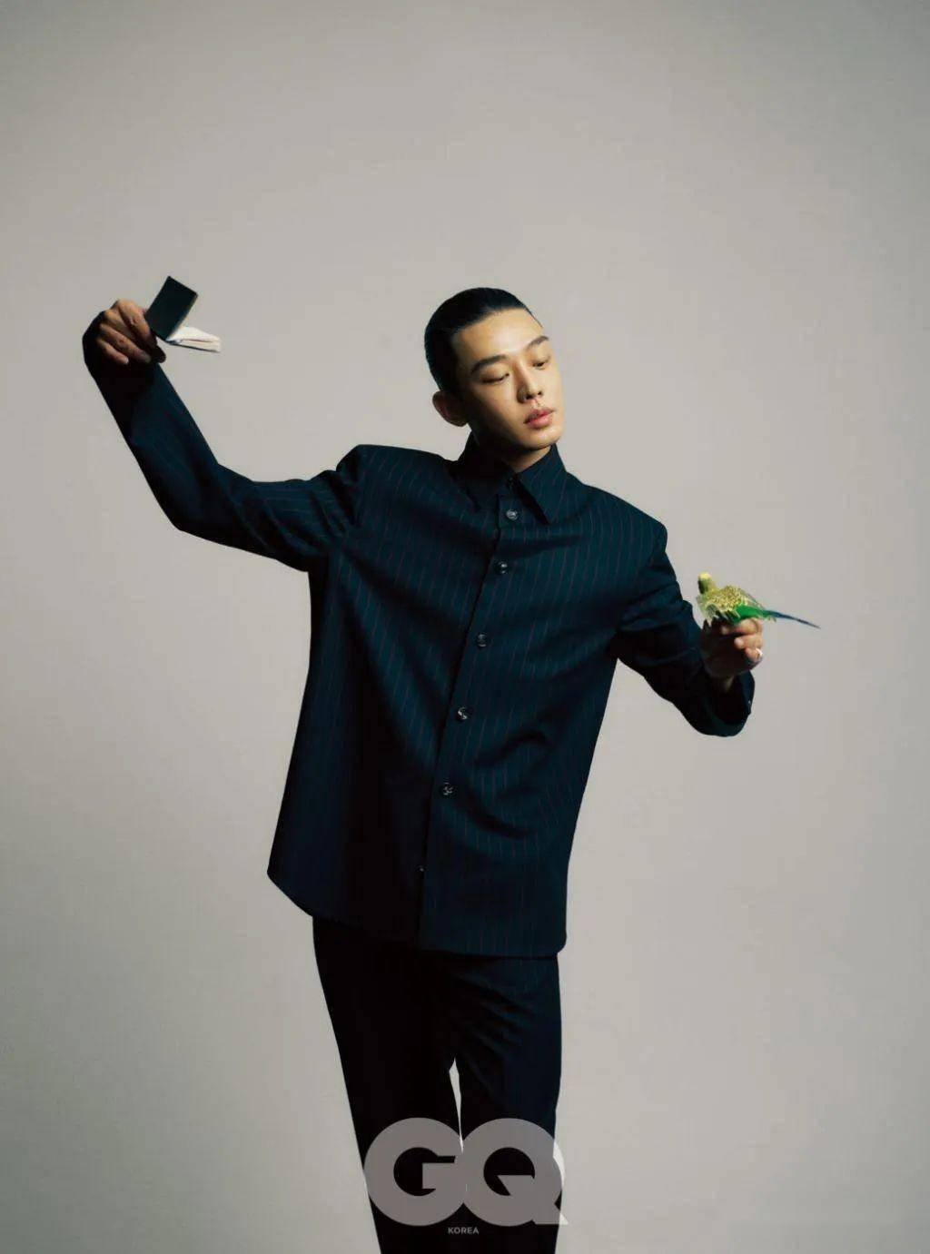 男星刘亚仁获评韩版《gq》"年度男士",多部作品2023待播_少年_剧集