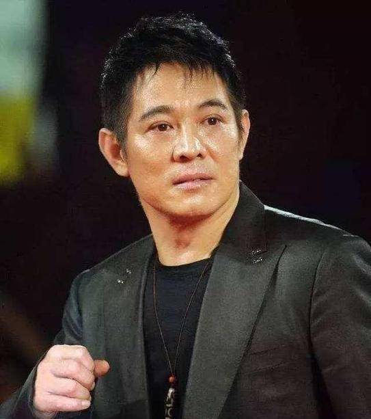 李连杰所戴九眼天珠,被曝光是无价之宝,价格已经上亿元_珠子_身体