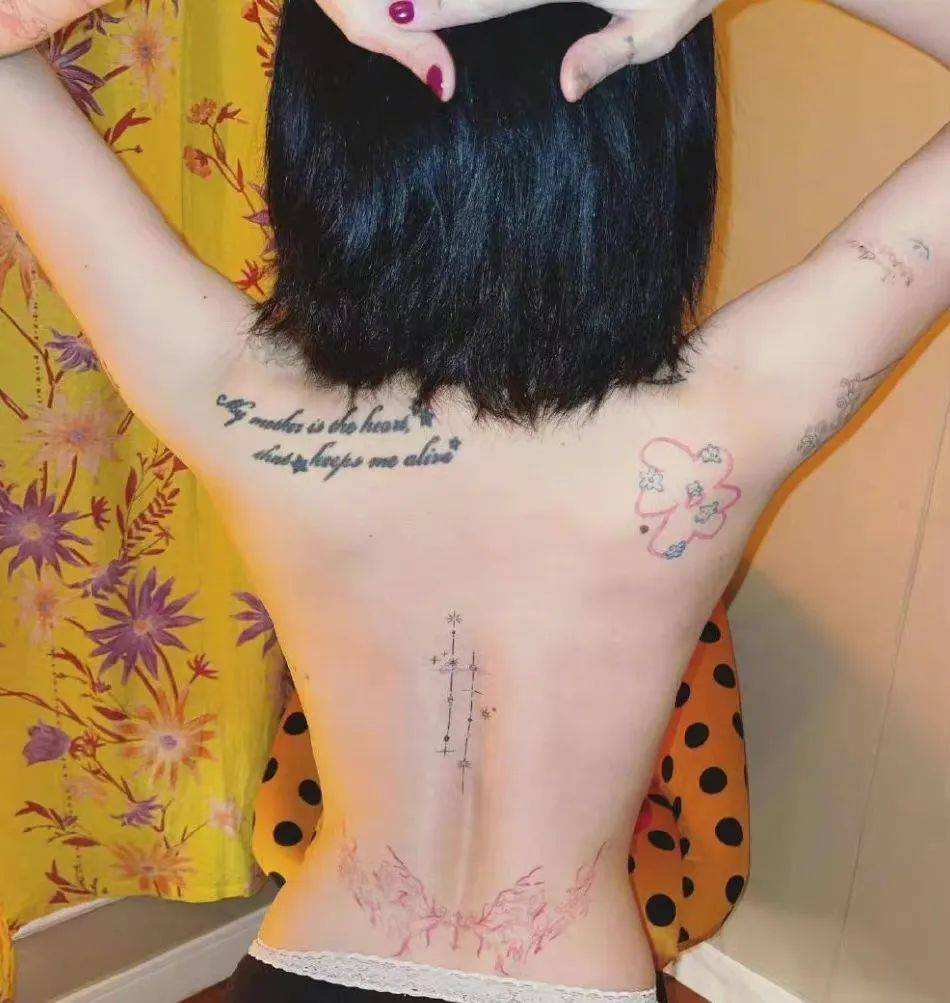 在此Pinterest 图板上发现10 条后颈部和刺青点子| 紋身、纹身、背部纹身以及更多, image size:950x1003