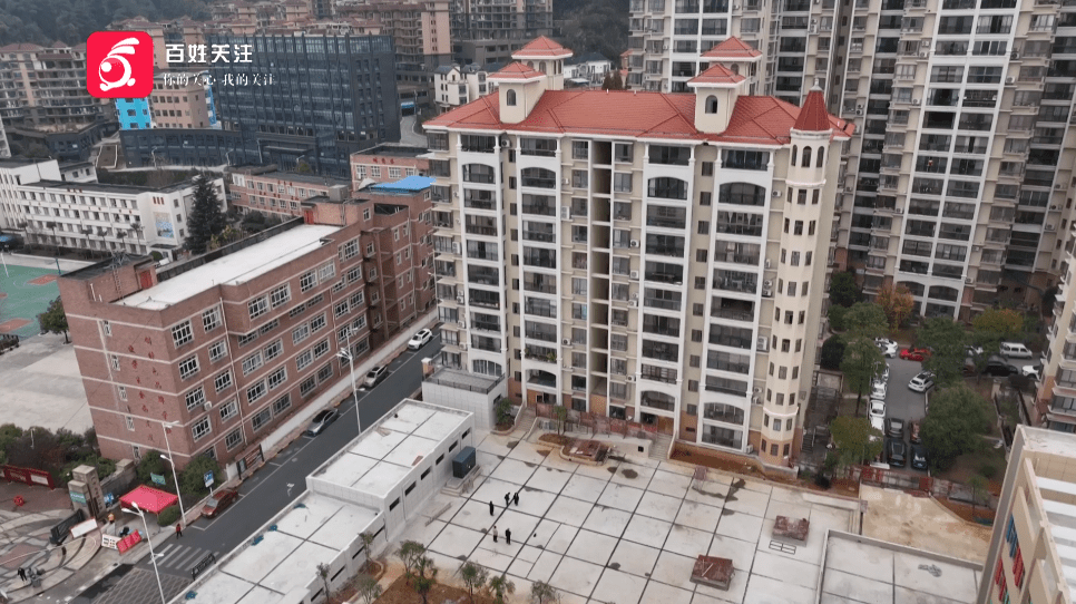 楼上邻居多次“违法”,楼下业主很苦恼:住进来太恐怖了_徐先生_贵阳_高空
