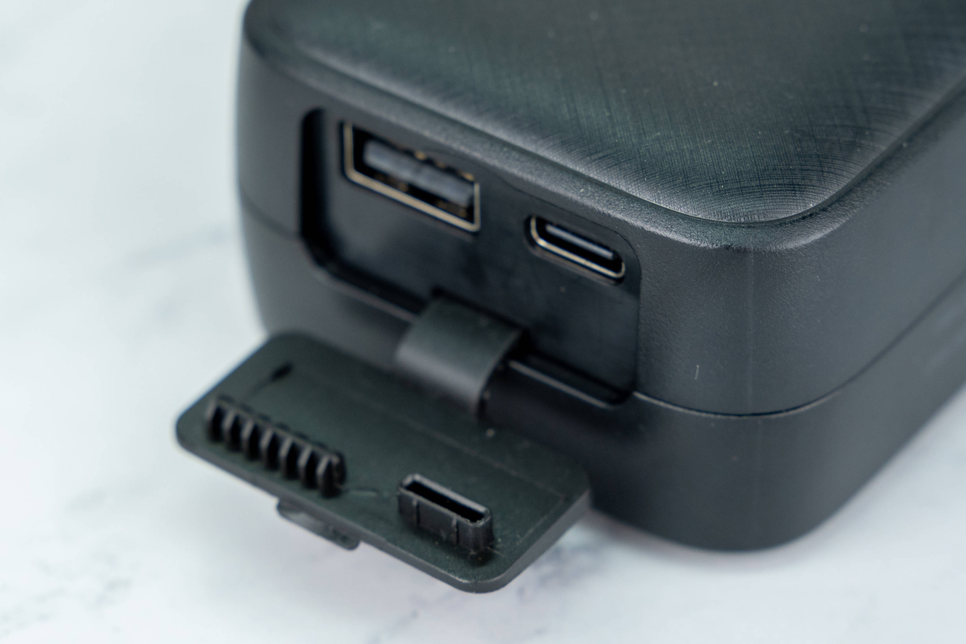 GoPro续航拯救者,泰迅长短途双电快充二人组,助你告别电量荒