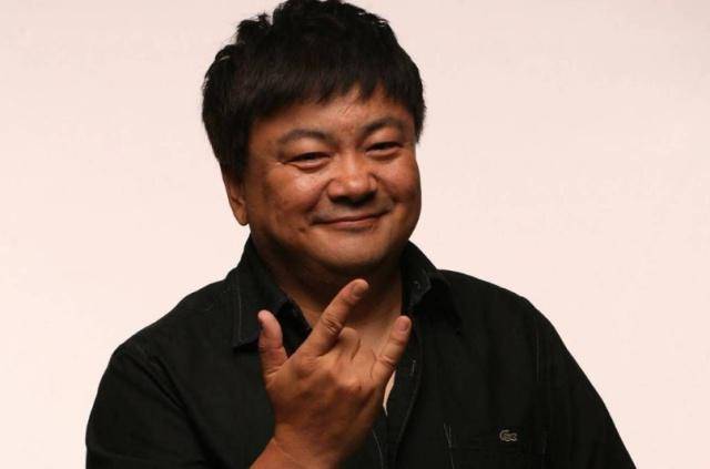 他是荧幕上憨厚的"胖洪",经典形象无数,生活中更是三好男人_儿子_妻子