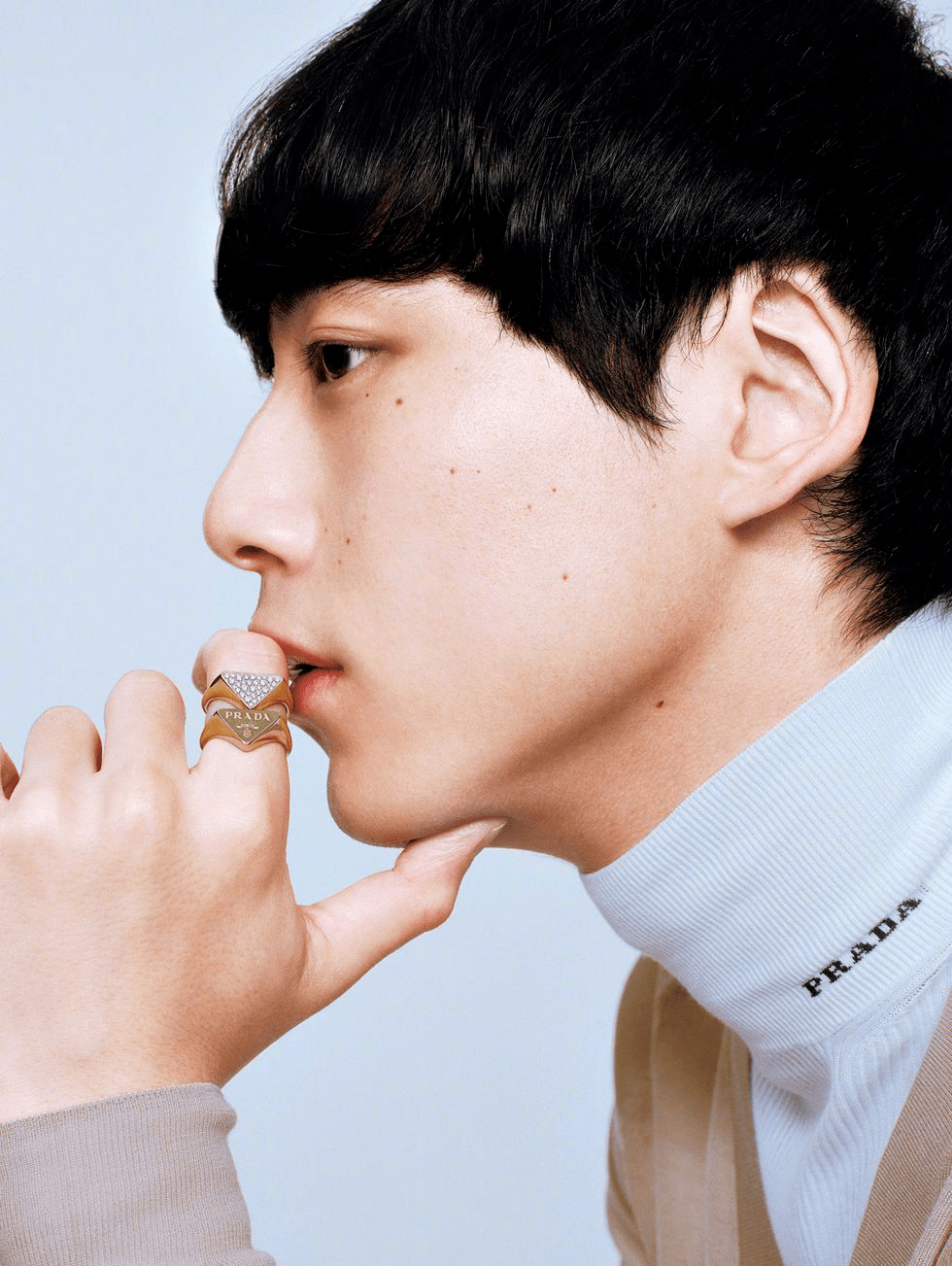 坂口这组硬照不错哦|赏色_合作_品牌_时刻