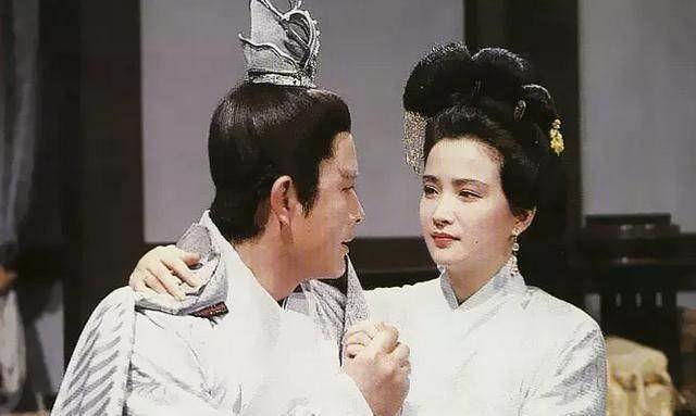 凭《三国演义》周瑜走红,与妻子恩爱30年,儿子开影视公司_宇宙_唐国强