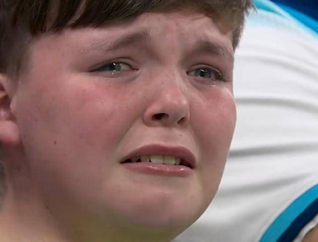 射失点球,凯恩和小球迷都哭了_英格兰_比赛_世界杯