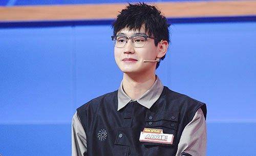 ak刘彰是富二代?