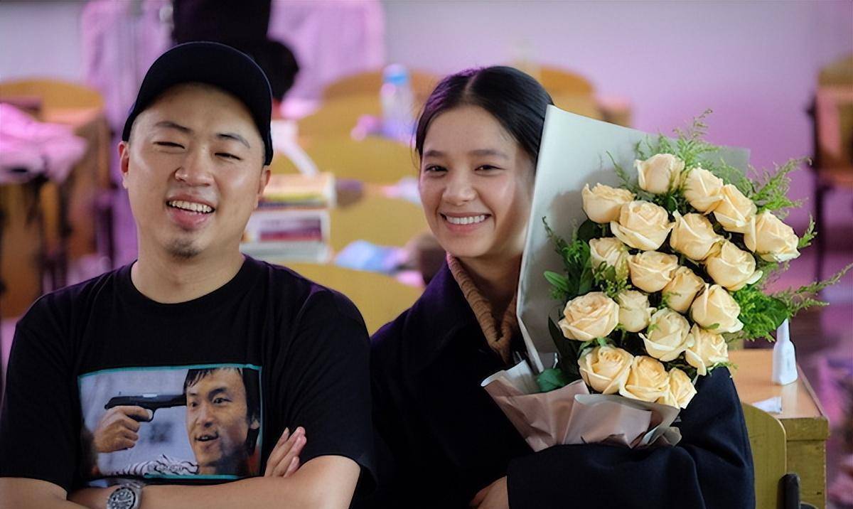 为张婧仪的演艺事业保驾护航导演张一白还作为"青年演员推荐人"为给她