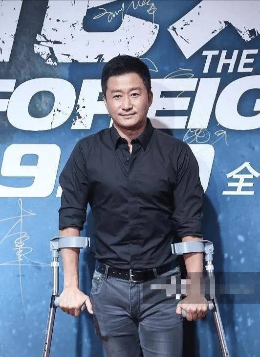 吴京全身缝针累计达100多针,那些用生命演戏的打星,你们喜欢吗_甄子丹