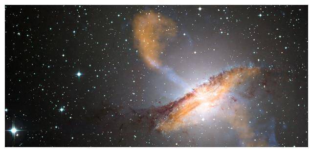 波兰科学家们利用银河系中米拉变星和造父变星确定了银河系的形状