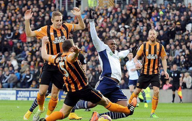 今日足球:女王公园巡游者vs伯恩利沃特福德vs赫尔城_比赛_问题_成绩