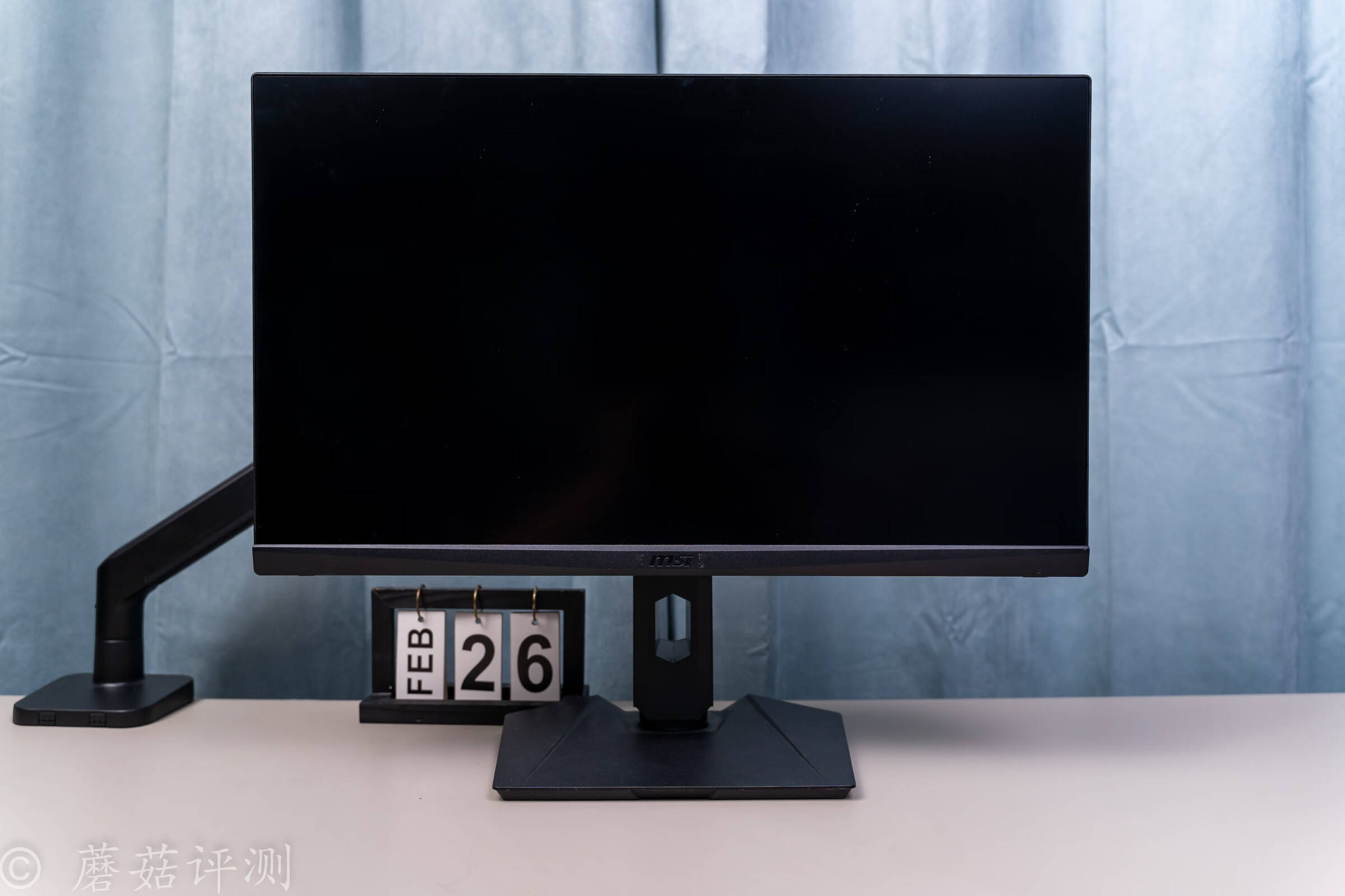 桌面更整洁，显示器调节更方便、Brateck北弧显示器支架E560 体验评测