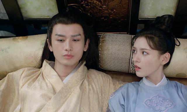 在《梦醒长安》中,成毅饰演的是新帝"李炎",与张予曦领衔主演.