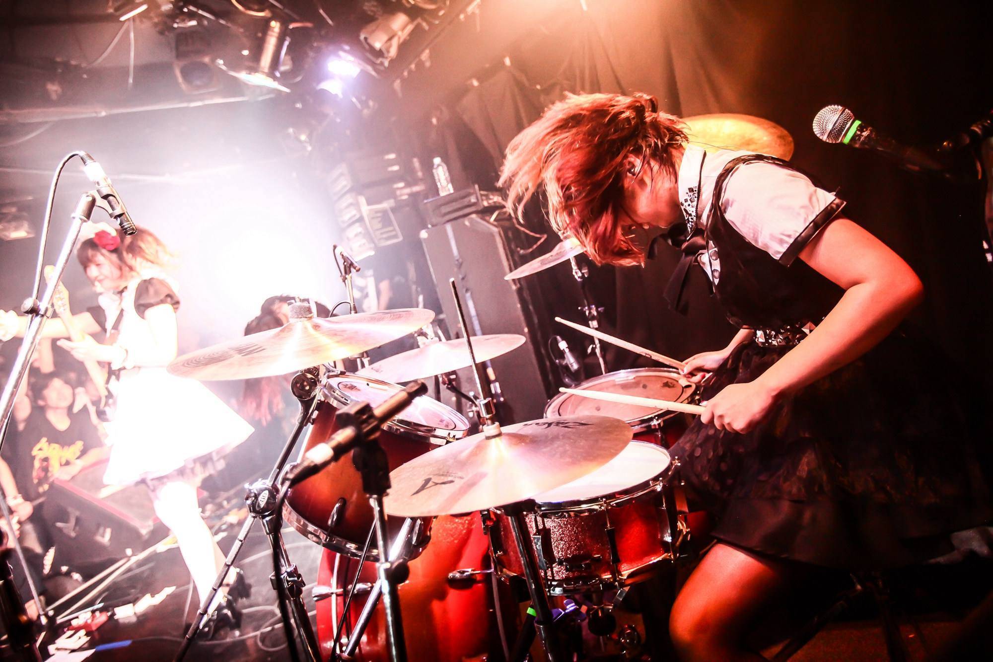 罩袍_音乐_穿着