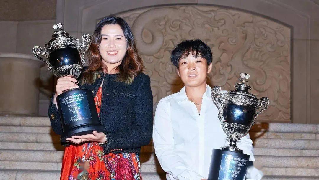 张帅wta125昂热站双打夺冠丨费德勒获颁瑞士体育生涯荣誉奖_决赛_中国