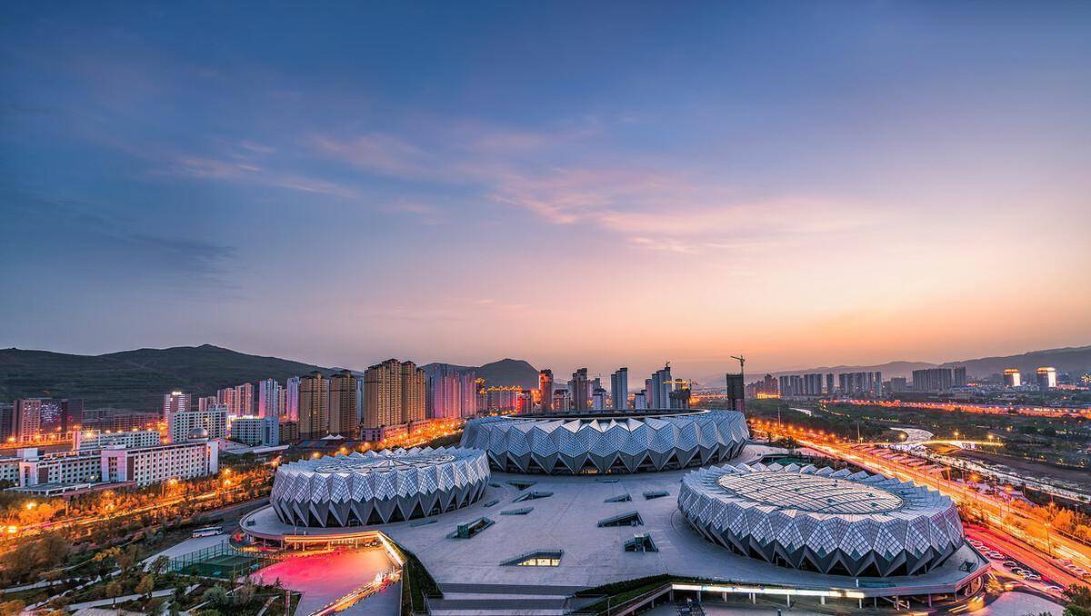 中国夏都西宁,盛夏避暑的好地方_城市_广场_感觉