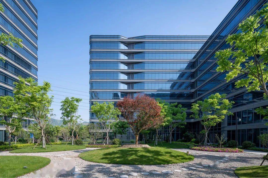 8个不错的最新办公园区设计_建筑_空间_自然