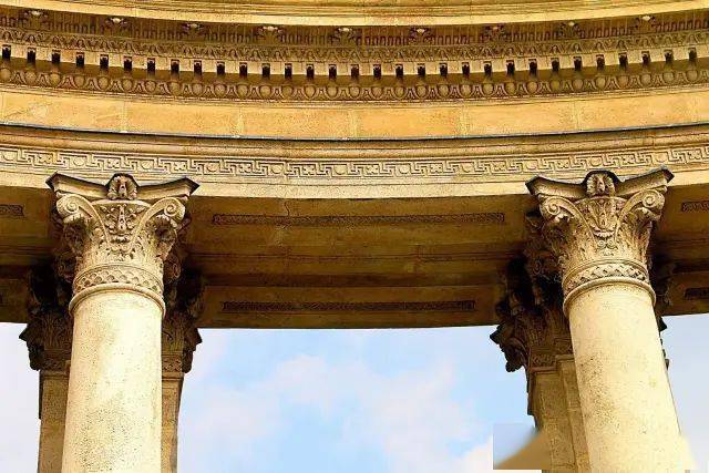 精美绝伦的"千年纪念碑"